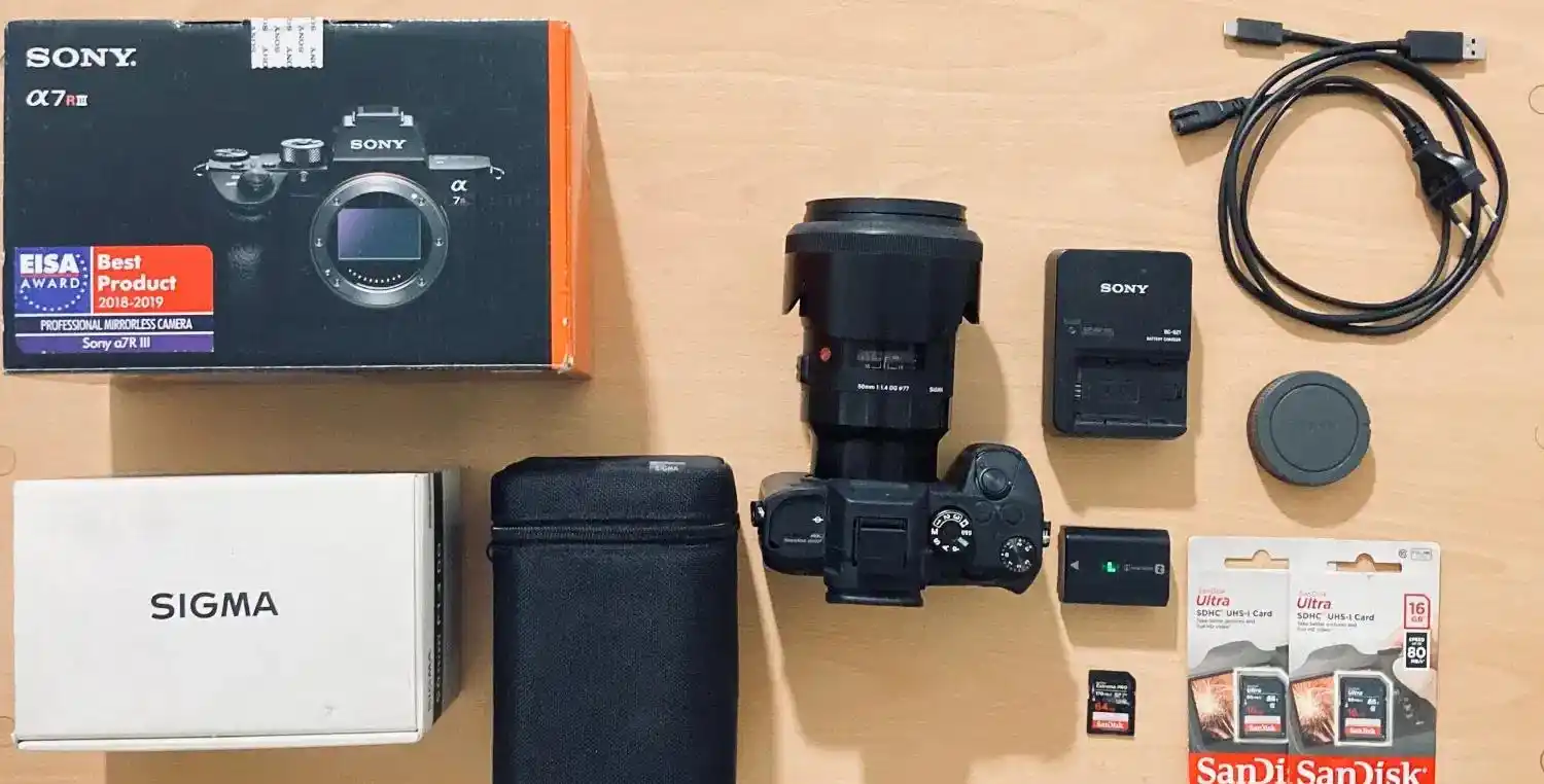 دوربین sony a7r iii با لنز sigma art 50 f1.4 دست دو