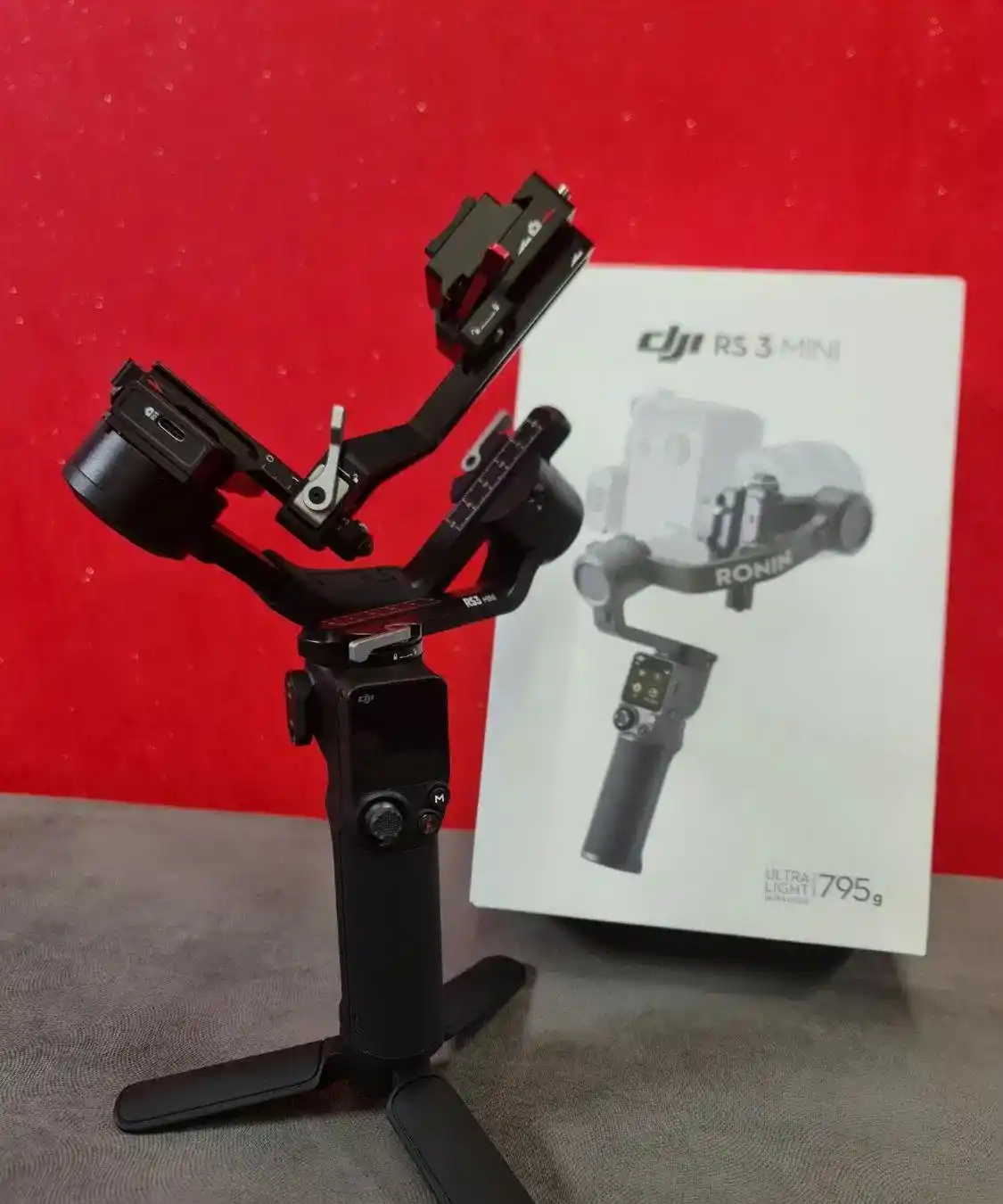 لرزش‌گیر دوربین برند DJI RS 3 Mini / گیمبال دست دو
