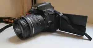 نیکون D5600 در حد نو با لوازم دست دوم