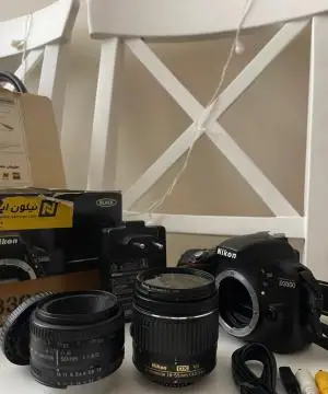 دوربین nikon3300d لنز ۱۸ـ۵۵در حد نو دست دوم