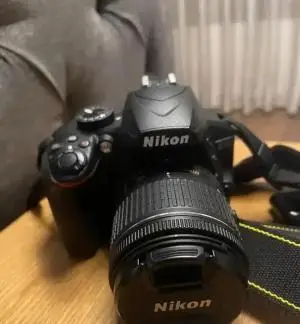 دوربین محبوب Nikon D3400 به همراه لنز اصلی 18-55 دست دوم