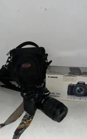 دوربین canon 77d لنز 18-135 دست دوم
