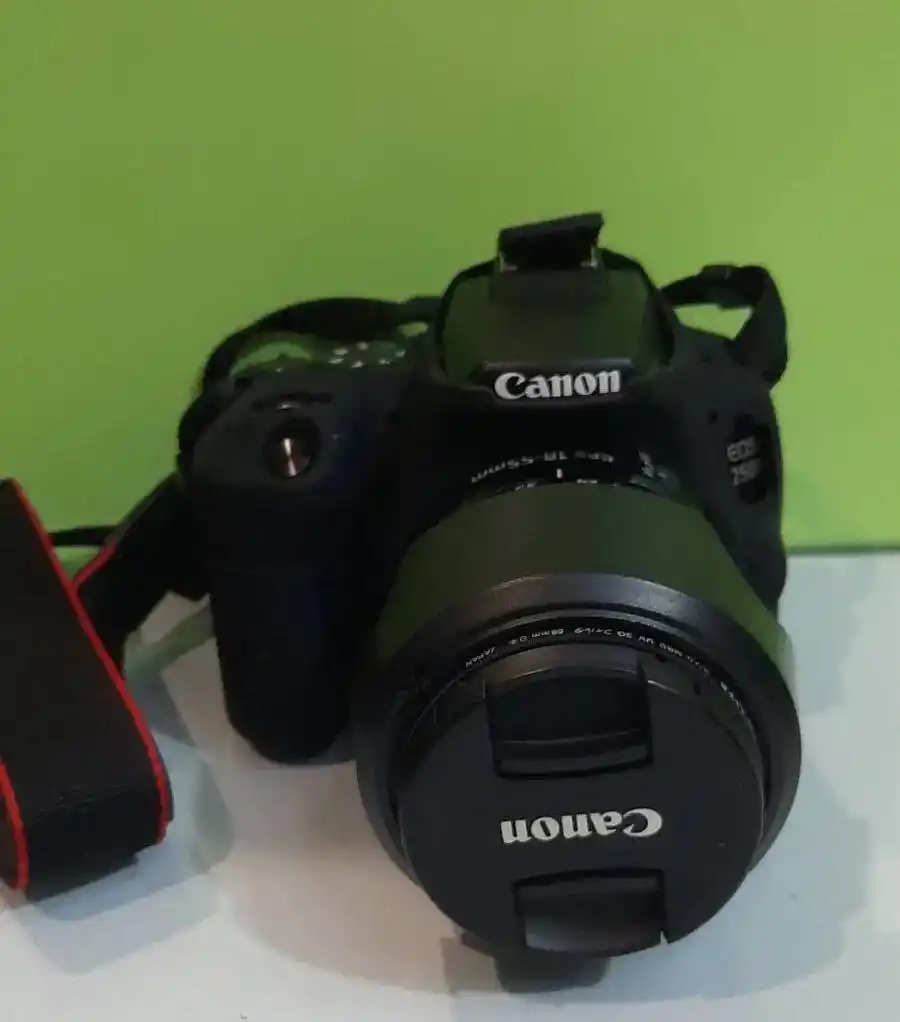 فروش دوربین عکاسی canon 250 D بسیار تمیز و نو دست دو