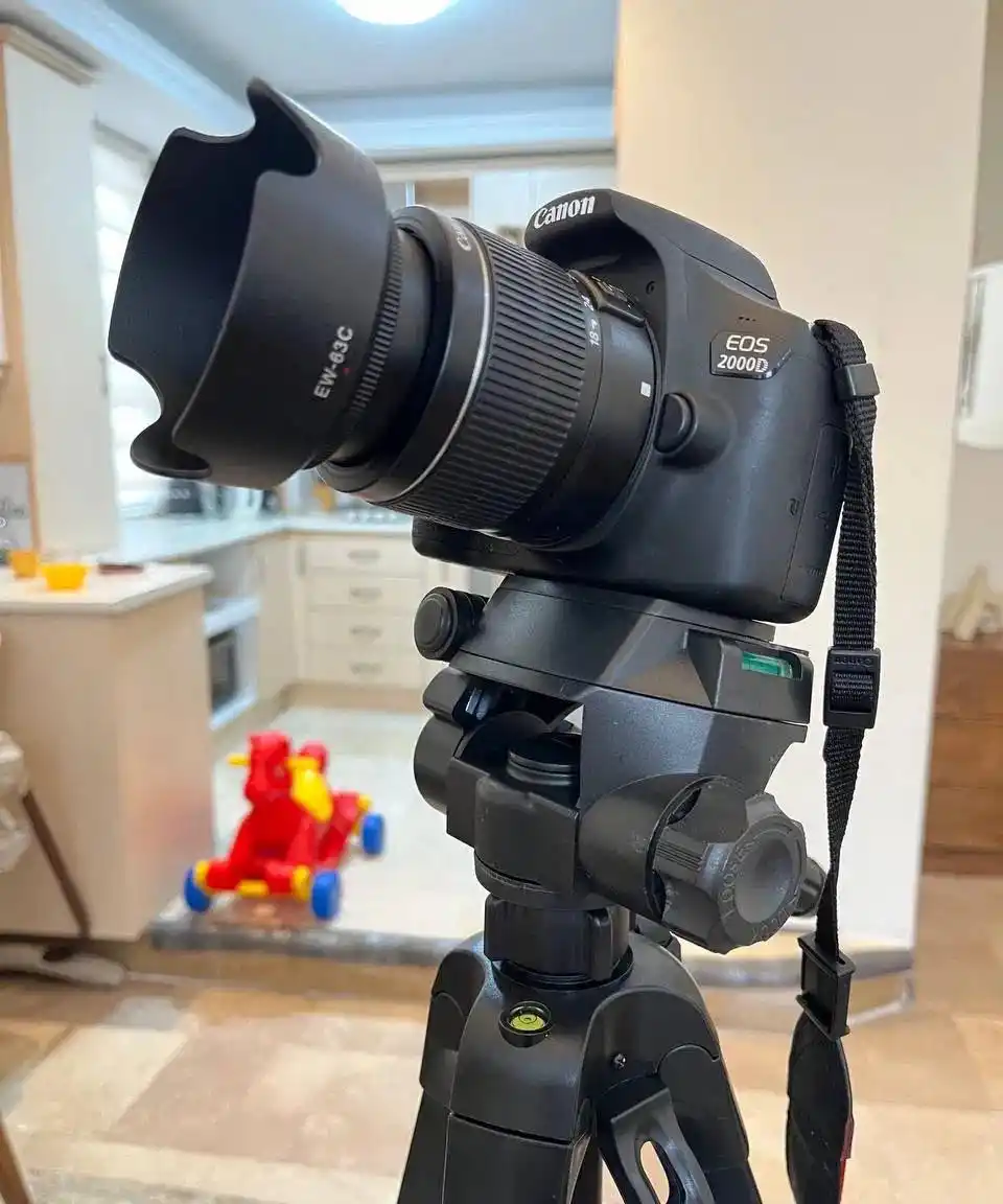 Canon 2000D آکبند با گارانتی و تجهیزات دست دو