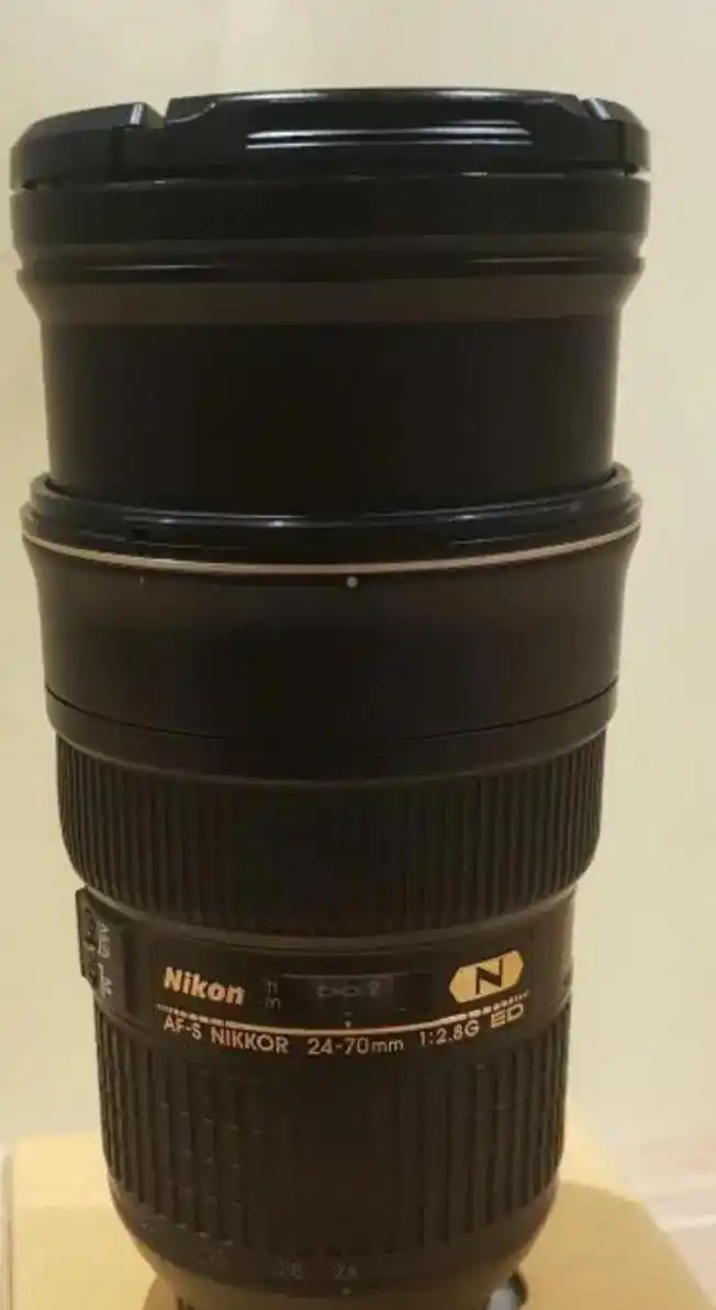 لنز ۷۰ ۲۴ نیکون سری N دیاف f2.8 دست دو