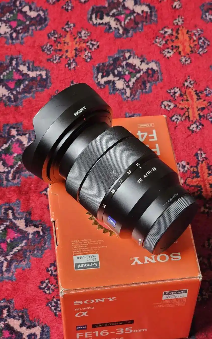 لنز 16-35 زایس سونی دست دو