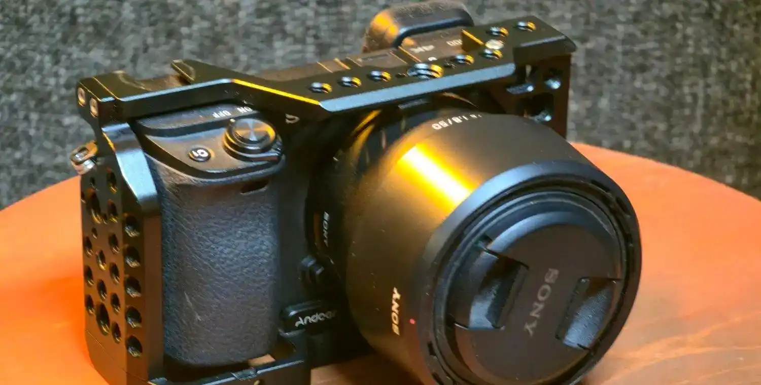 فروش دوربین a6400 سونی با لنز 50mm F1.8 دست دو