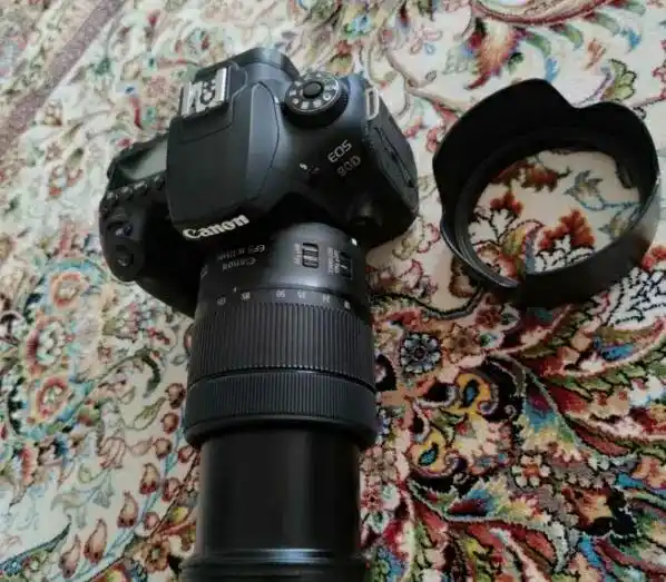 دوربین کنون ۹۰ دی کانن نود دی 90d canon دست دو