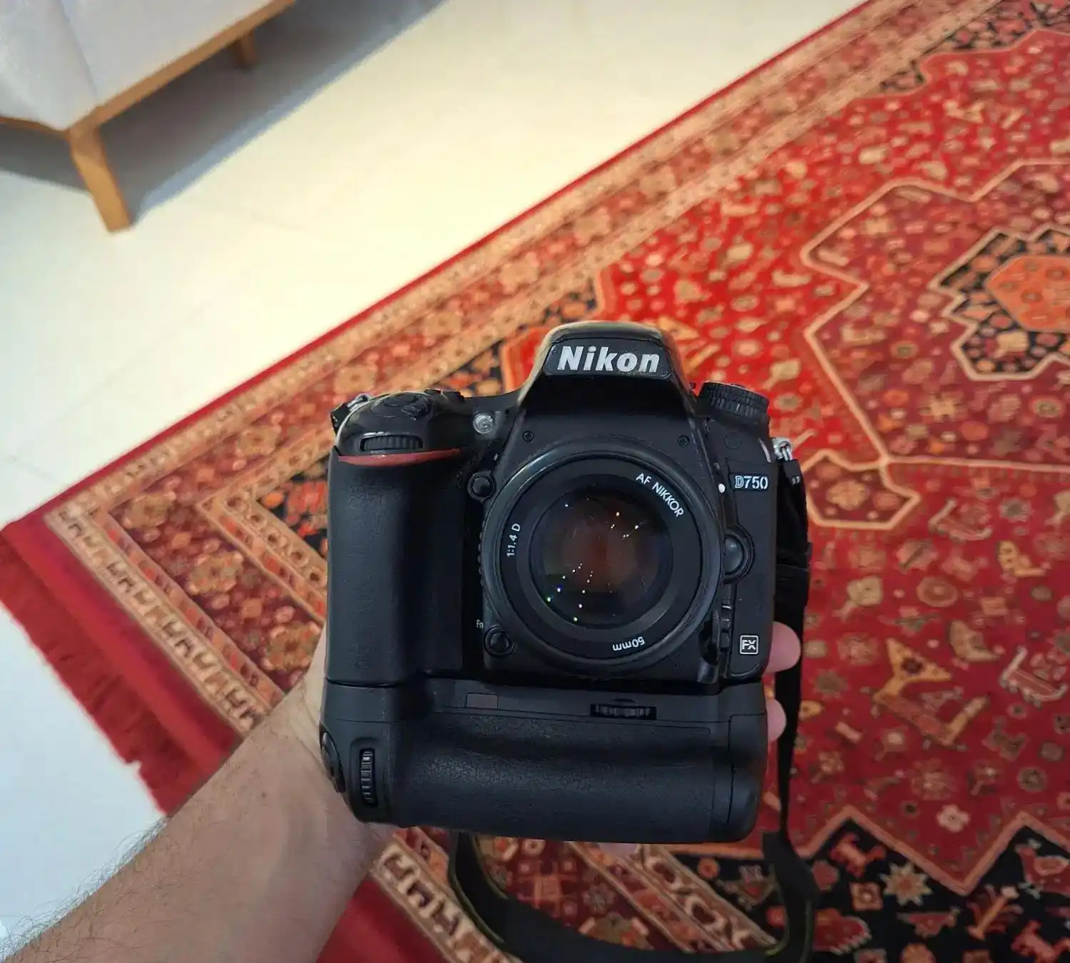 sigma 85mm f1.4 Nikon d750 50mm f1.4 دست دو
