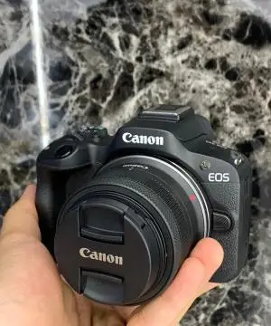 دوربین بدون آینه کانن دست دوم Canon EOS R50 Kit RF-S 18-45mm f/4.5-6.3 IS STM(500 شات) دست دوم