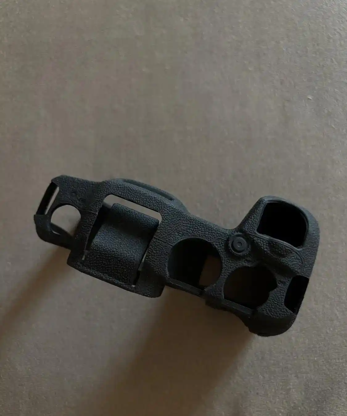 کاور دوربین R8 canon دست دو