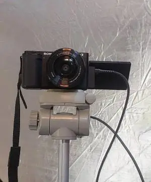 دوربینSony ZV- E10 ومیکروفون بی‌سیم BOYA BY-XM6-K2 دست دوم