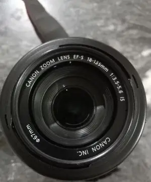 لنز Canon 18-135mm usm در حد دست دوم
