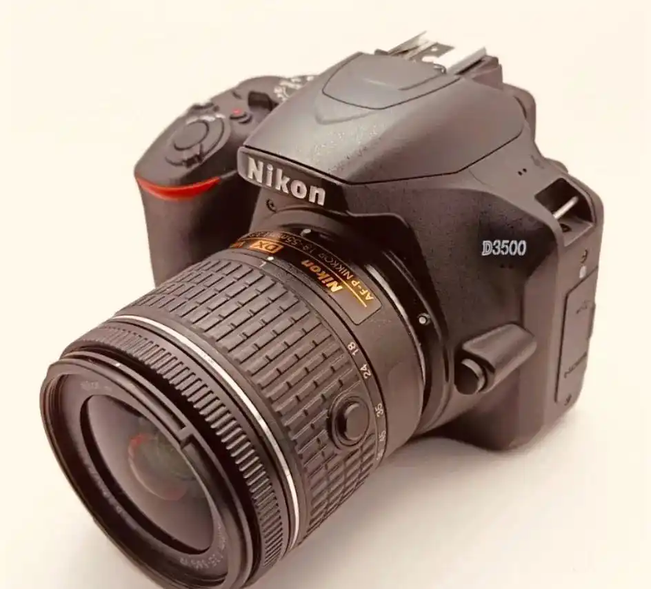 فروش دوربین Nikon D3500 بسیار تمیز و کم‌کار دست دو