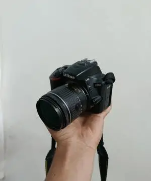 نیکون D5600 nikon دوربین عکاسی دست دوم