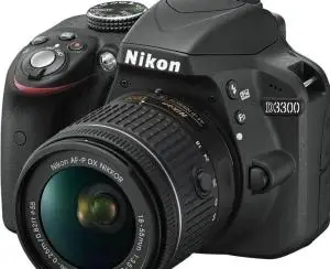 دوربین نیکون d3300 به همراه لنز زوم و کیف دست دوم