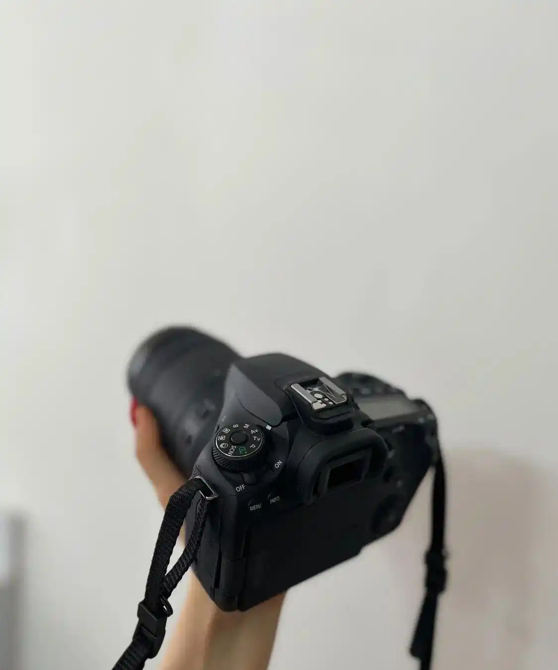 دوربین canon 90D بسیار سالم دست دو