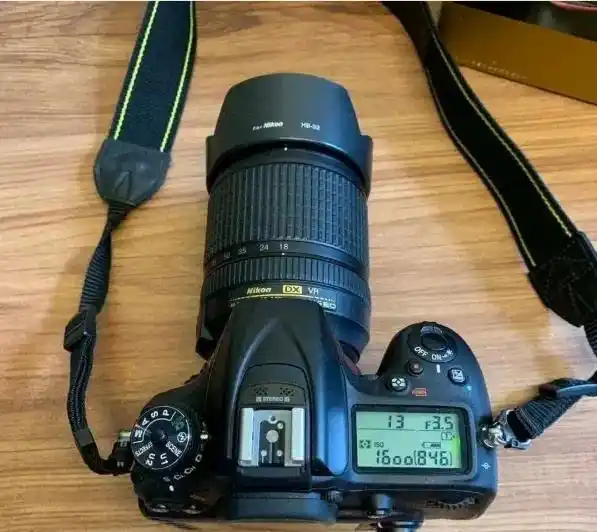 دوربین نیکون d7200 دست دو