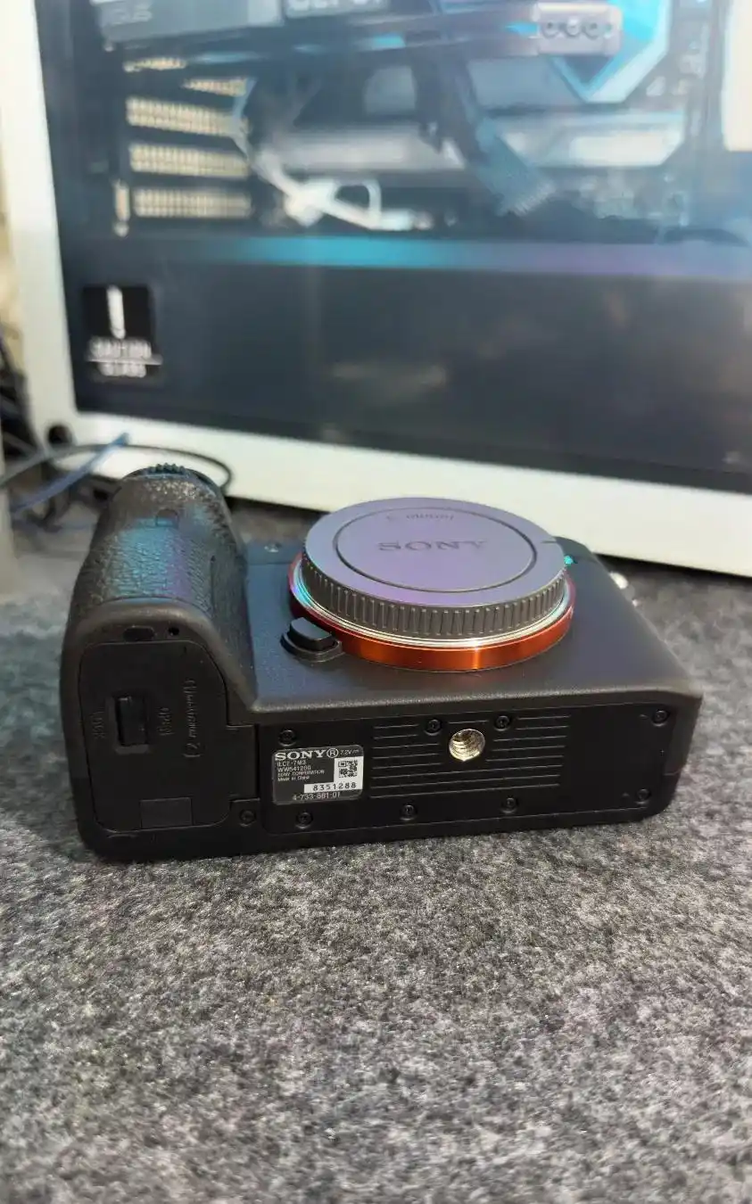 بادی دوربین sony a7iii دست دو