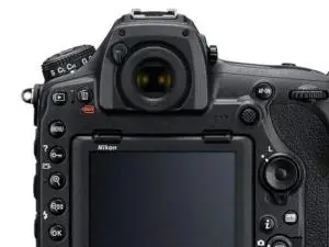 دوربین کارکرده نیکون D850 با لنز ۲۴  ۷۰ f2.8 دست دوم