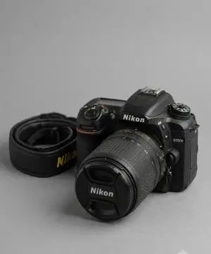 دوربین حرفه ای نیکون | Nikon D7500+18-140mm دست دوم