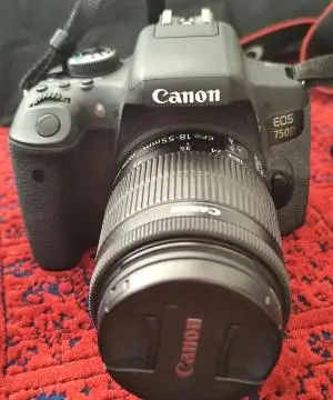 Canon 750d دست دوم