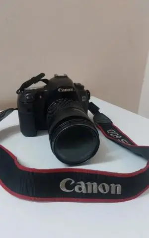 دوربین حرفه ای کانن60d + 18-135 دست دوم