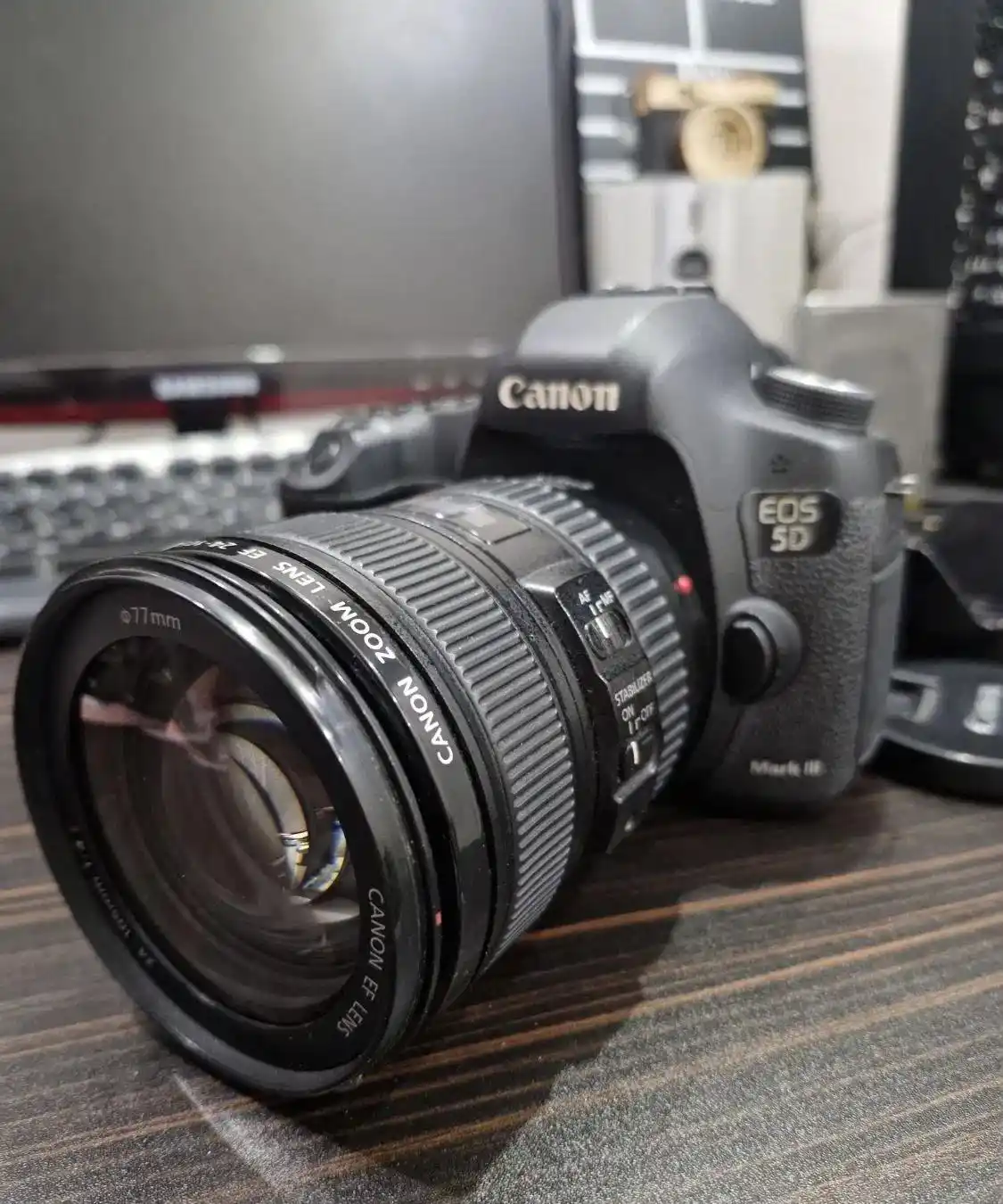 دوربین عکاسی 5d mark 3 با لنز دست دو