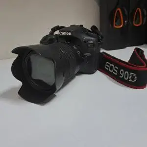 دوربین کنون 90D / لنز 18-135 دست دوم