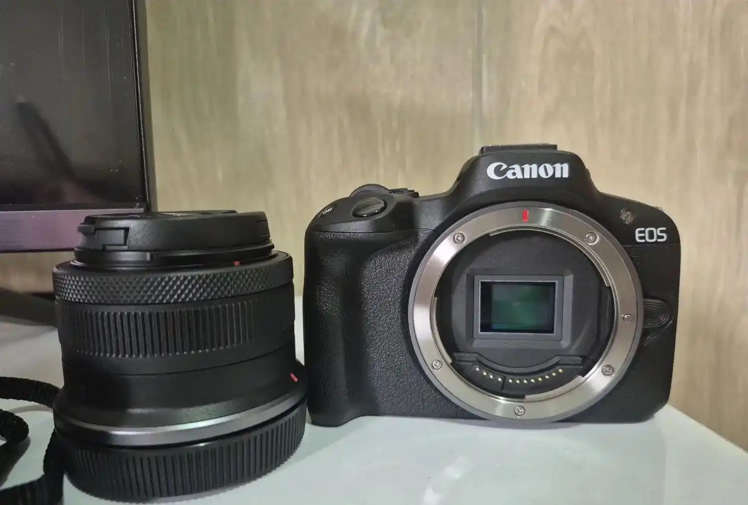 دوربین عکاسی canon R50 دست دو