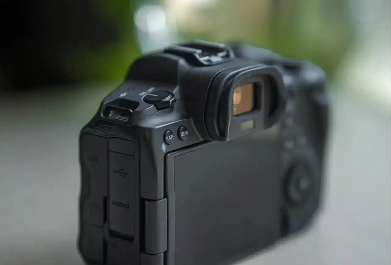 canon r5 دست دو