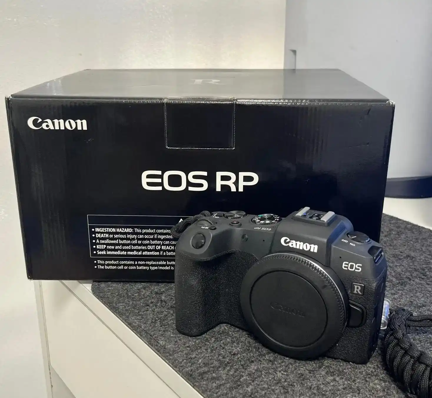 دوربین کنون Canon RP دست دو