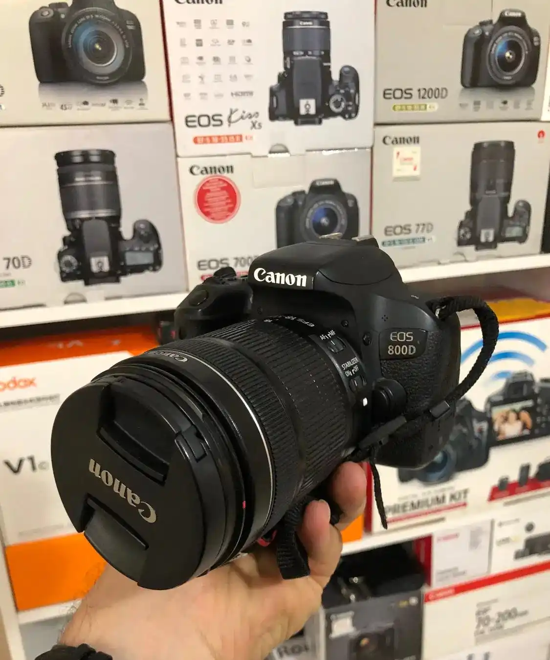 دوربین عکاسی کانن EOS 800D لنز ۱۸-۱۳۵mm دست دو