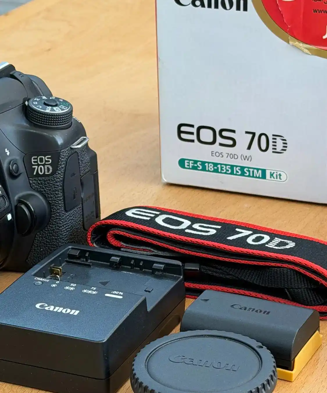 Canon EOS 70D+Canon EF-S18-135mm IS STM دست دو