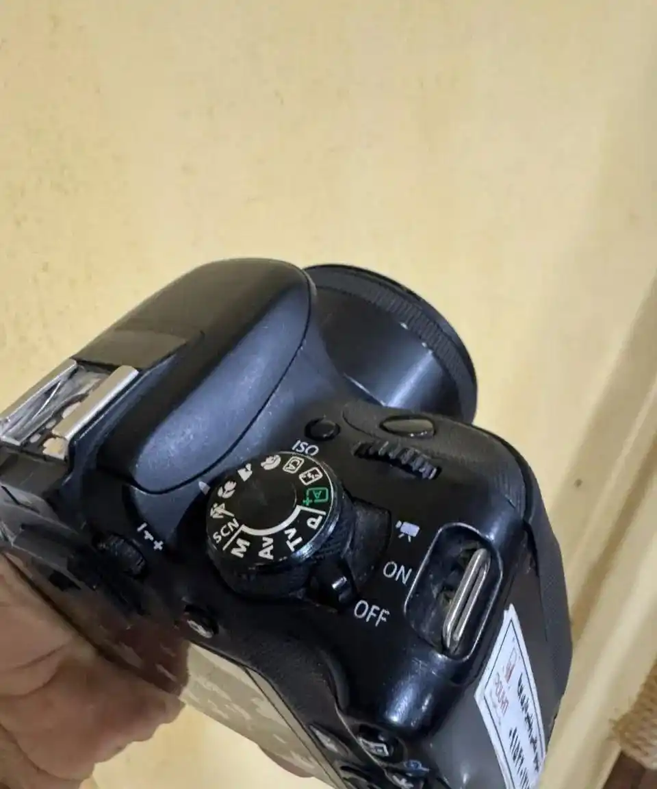 canon 250d 4K دست دو